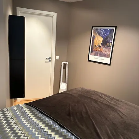 Lägenhet Urban And Quiet In Centrum